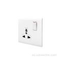 Enchufe de interruptor universal personalizado con puerta protectora 13A